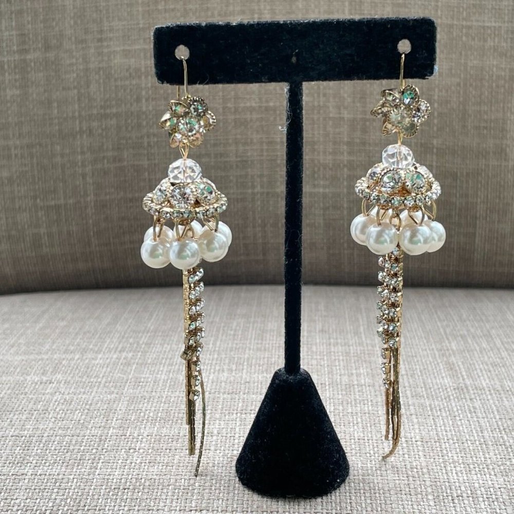 Women Earrings Faux White Pearl Clear Crystals Accent Fasion Jewelry Earrings - Picture 11 of 12
